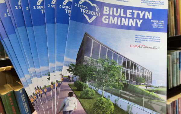 Grafika z okładkami nowego numeru biuletynu na tle książek