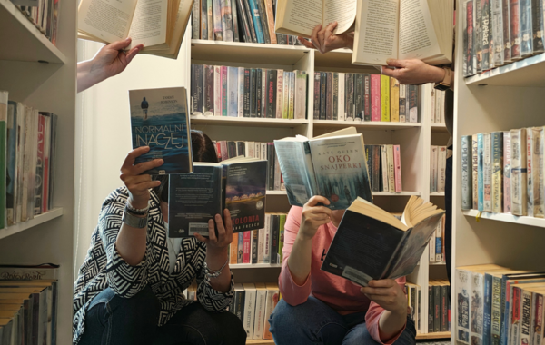 Zdjęcie promujące Dzień Bibliotekarza